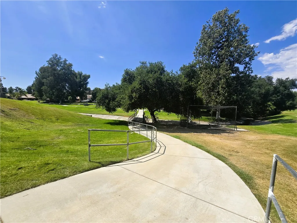 26487 Fairway Circle, Newhall, California 91321 home-pic-9